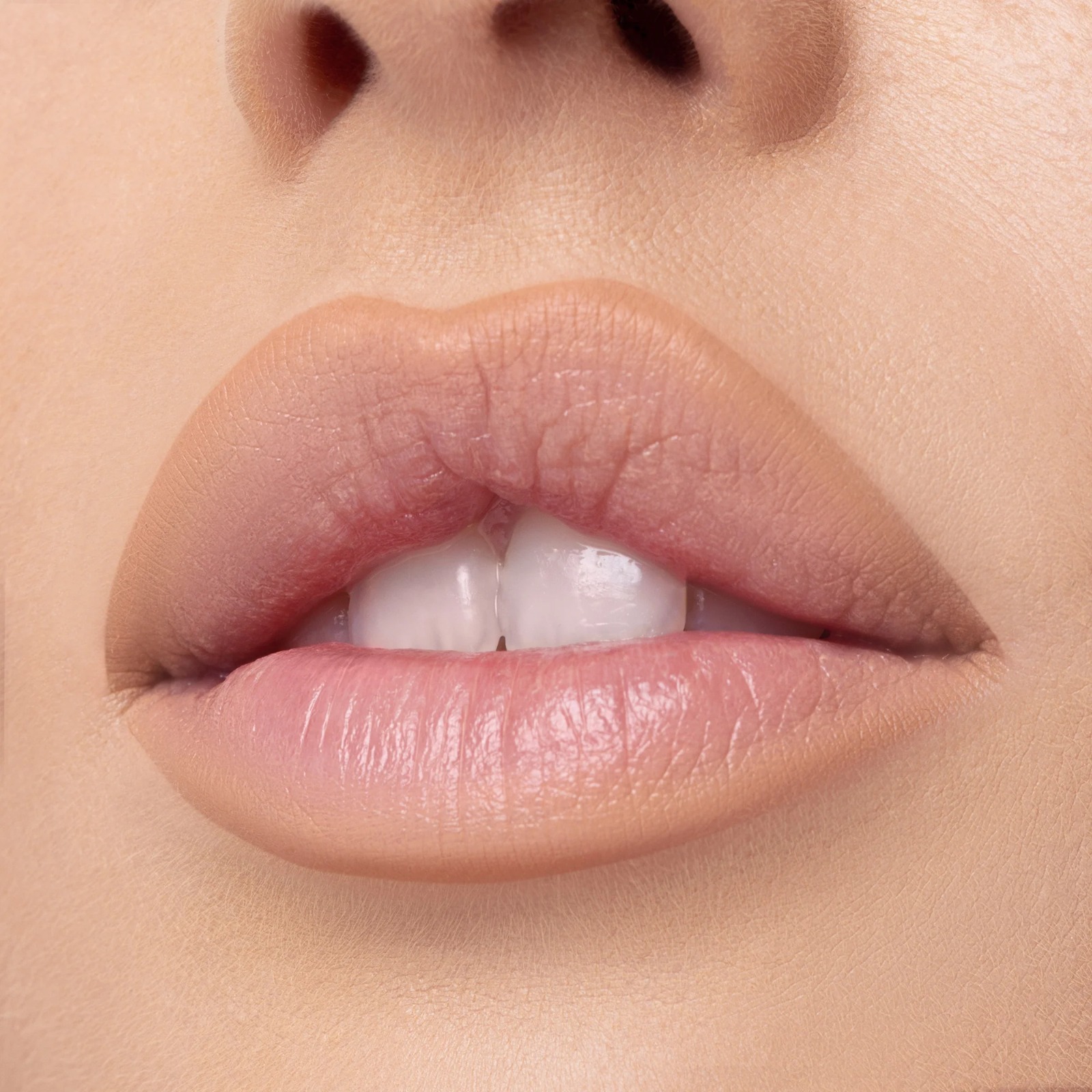 Beauty Creations - TWISTED LOVE LIPLINER (copia)