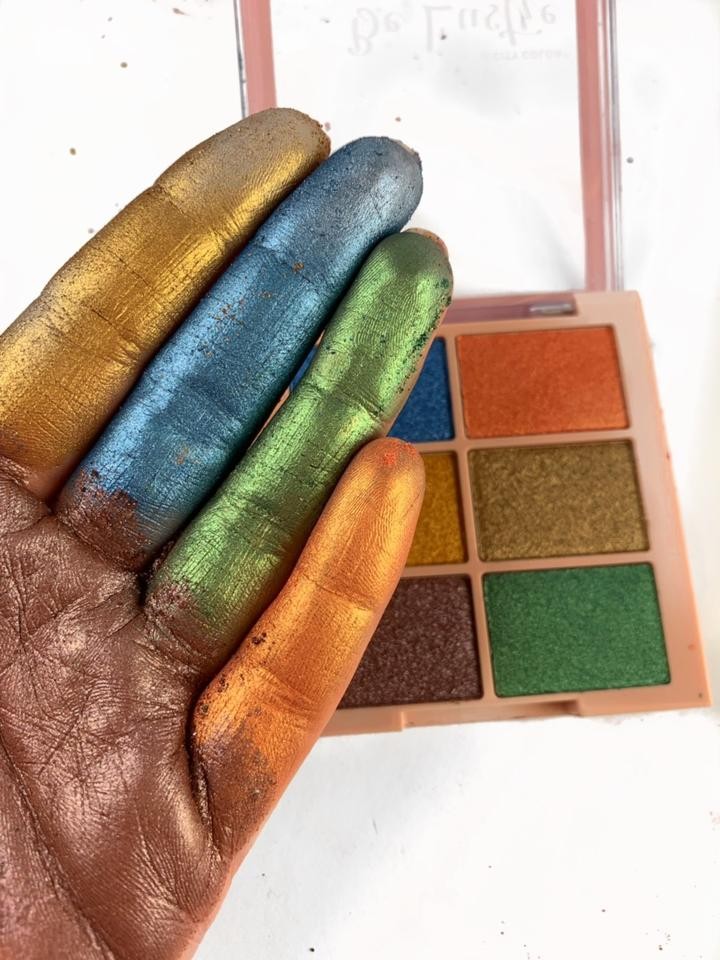 City Color Eyeshadow Palette Lottus MAKEMORE